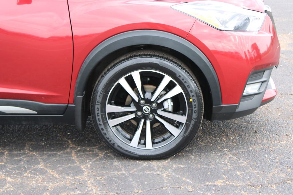 Used 2020 Nissan Kicks SR image 17