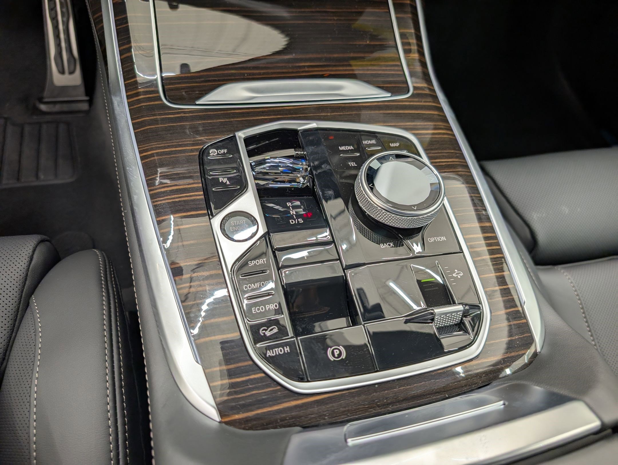 New 2026 BMW X7 xDrive40i w/ Executive Package image 25