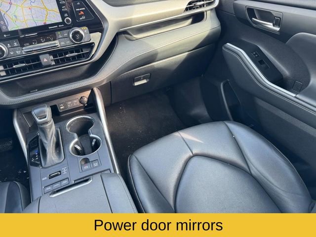 Used 2022 Toyota Highlander XLE image 17