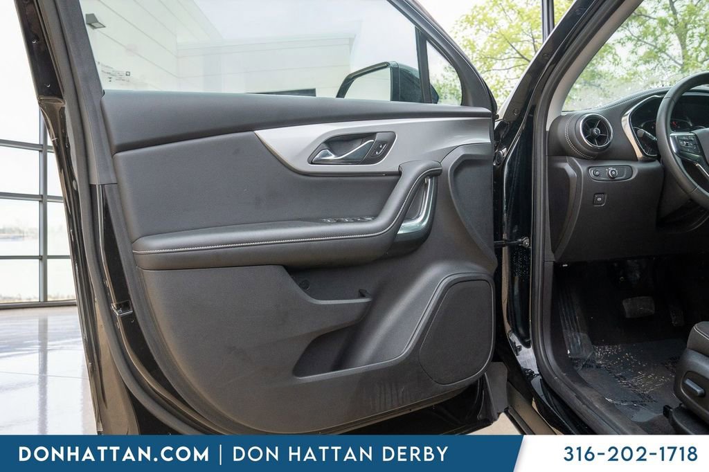 Used 2025 Chevrolet Blazer LT FWD image 15