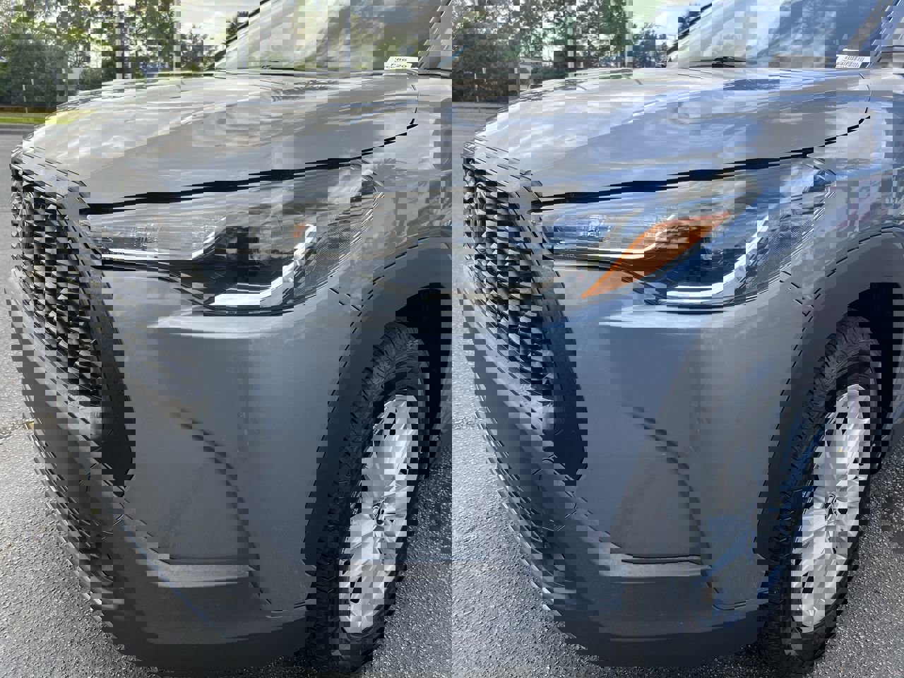 Used 2023 Toyota Corolla Cross LE image 6