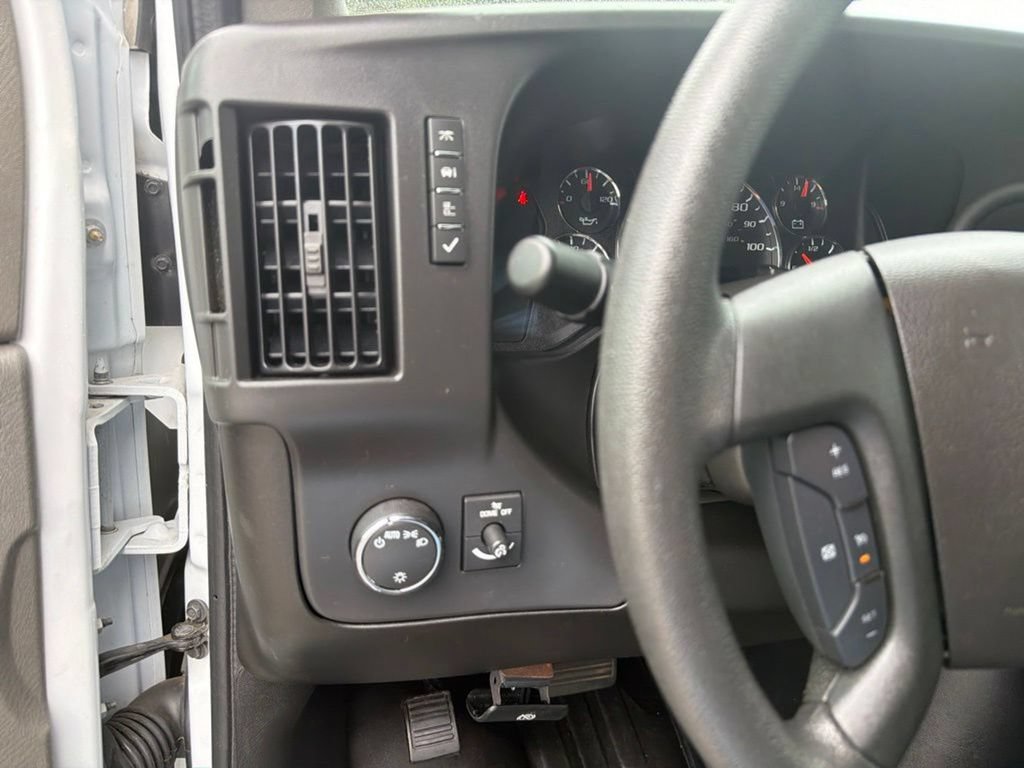 Used 2025 GMC Savana 2500 w/ Driver Convenience Package RWD image 28
