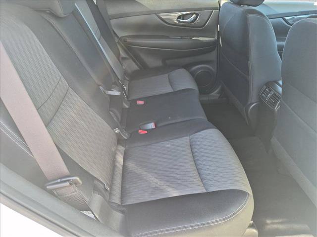 Used 2017 Nissan Rogue SV FWD image 19