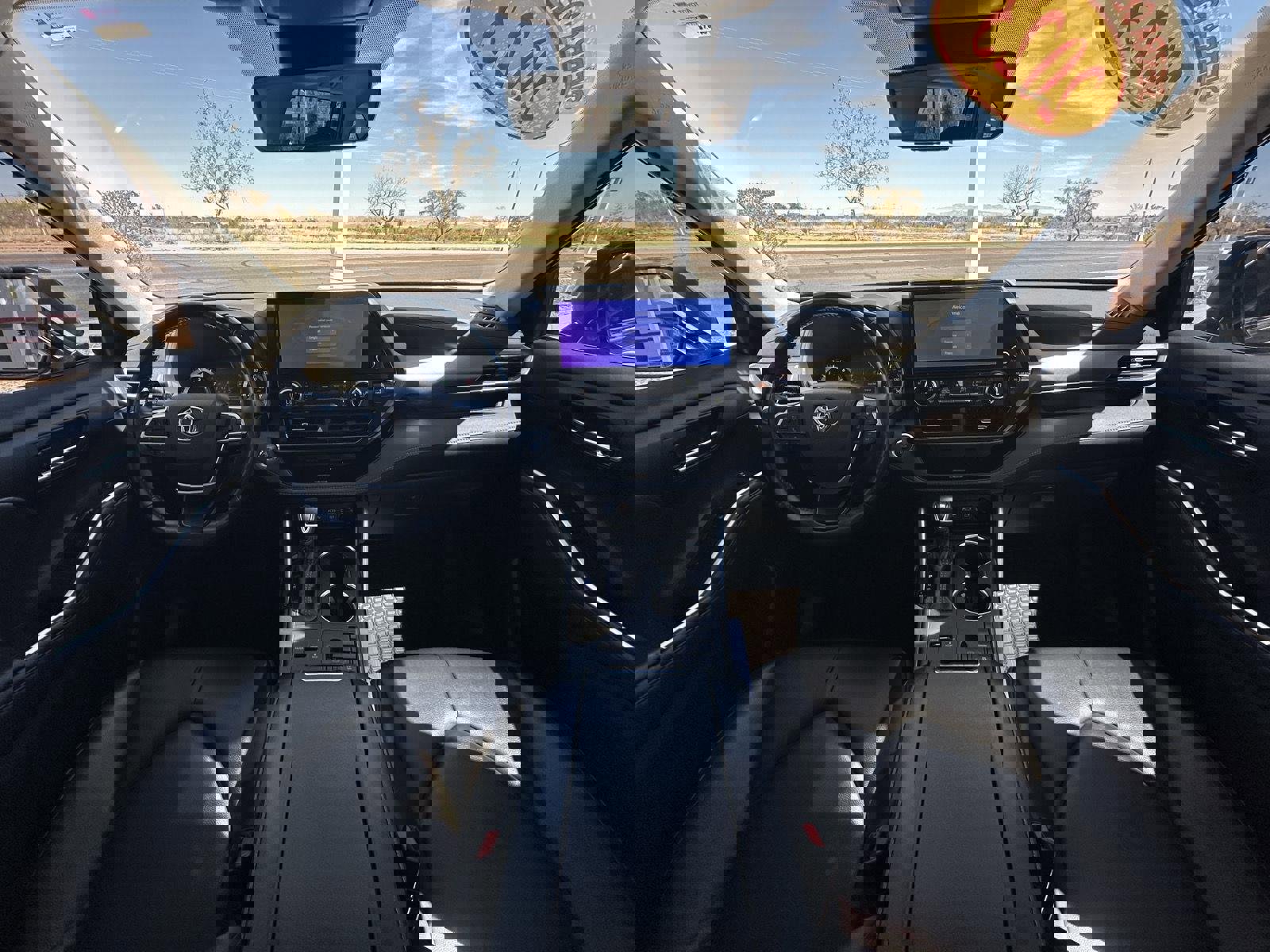 Used 2023 Toyota Highlander XLE image 24