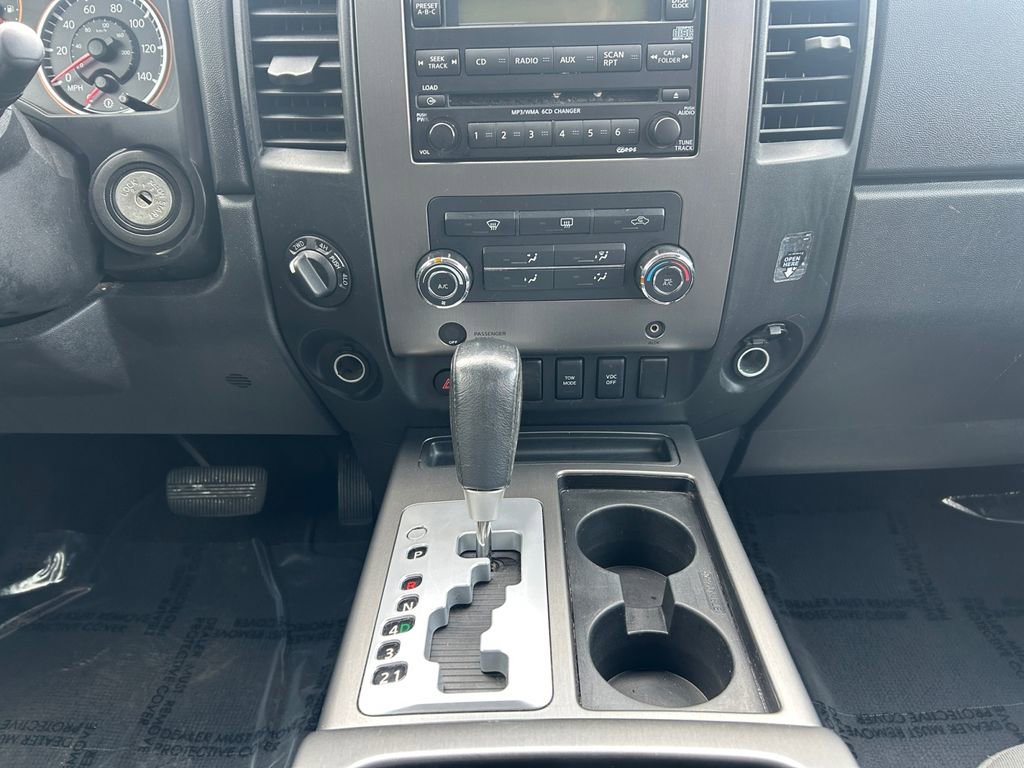 Used 2011 Nissan Titan SV w/ SV Value Truck Pkg AWD/4WD image 13