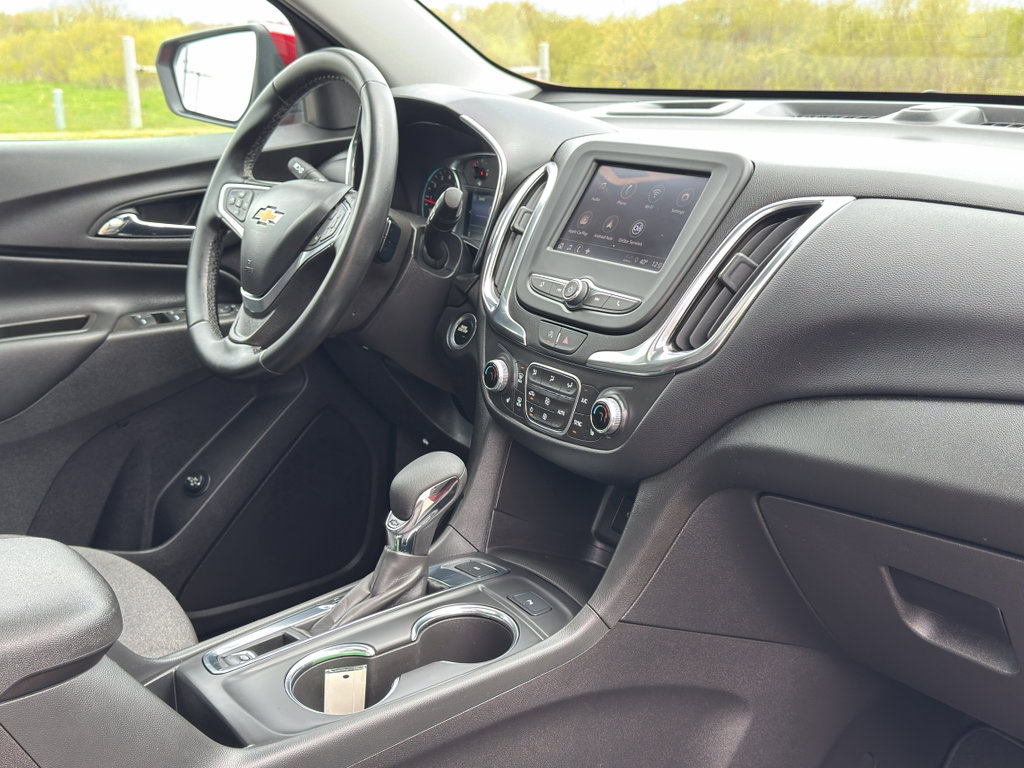 Used 2023 Chevrolet Equinox LT AWD/4WD image 26