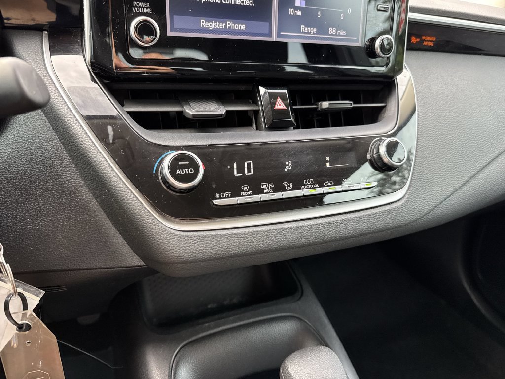 Used 2020 Toyota Corolla LE FWD image 50