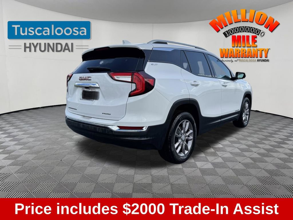 Used 2024 GMC Terrain SLT image 3