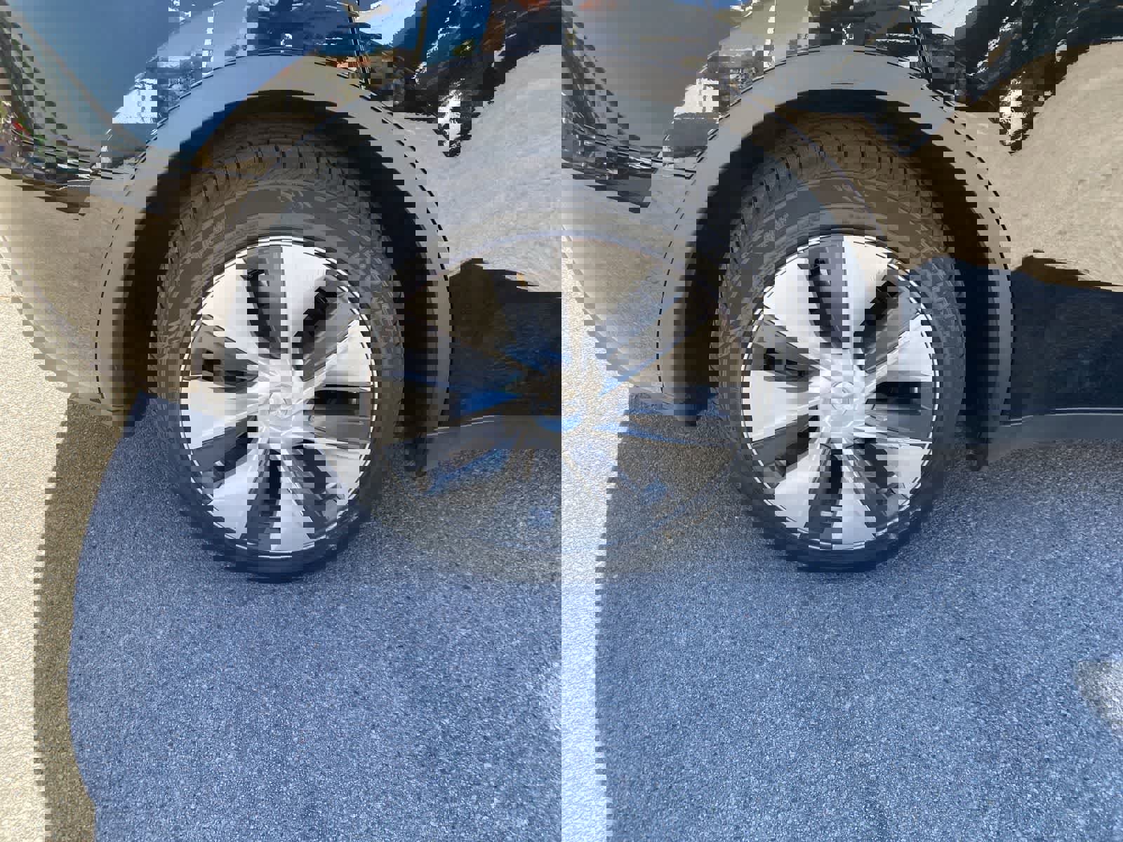 Used 2020 Tesla Model Y Long Range image 6