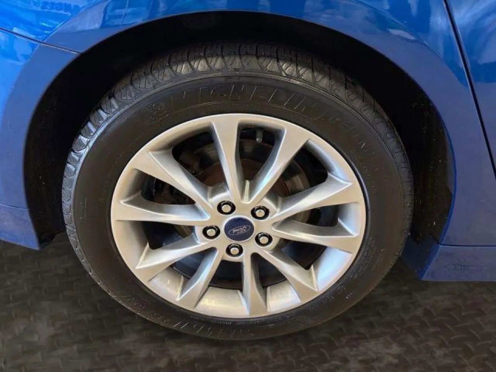 Used 2017 Ford Fusion SE w/ Fusion SE Technology Package image 33