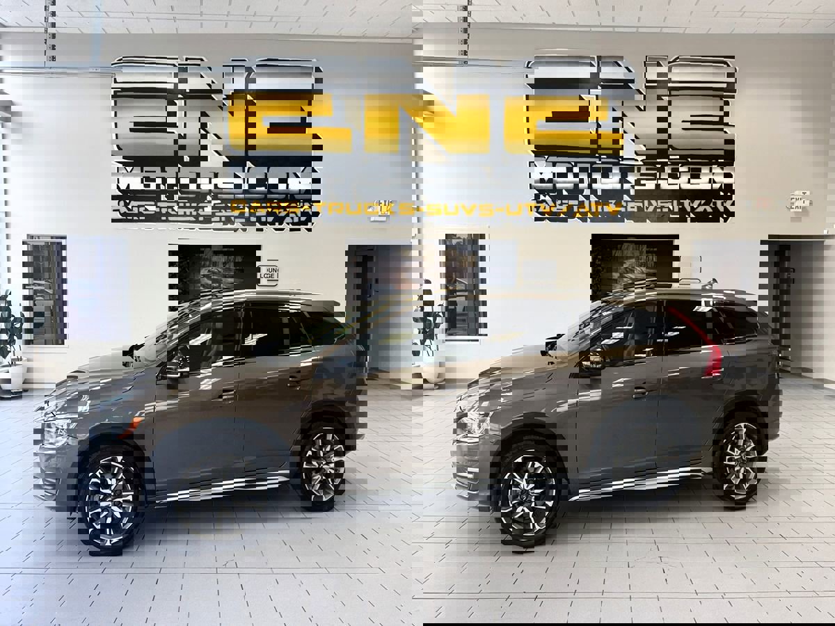 Used 2018 Volvo V60 T5 Cross Country w/ Convenience Package image 6