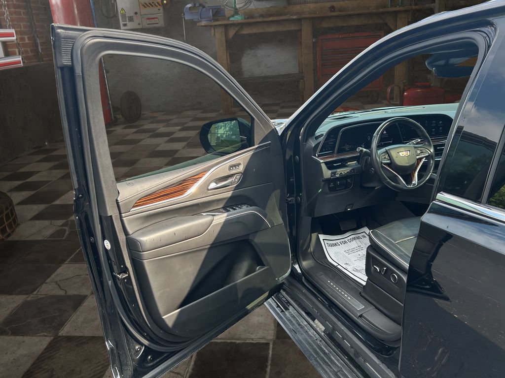 Certified 2021 Cadillac Escalade Premium Luxury w/ Driver Assist Tech Package AWD/4WD image 15