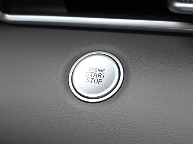 Used 2023 Hyundai Elantra SEL FWD image 19