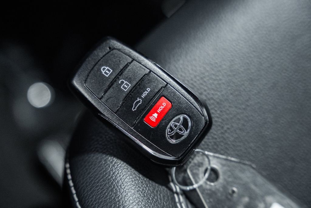 Used 2025 Toyota Camry SE image 41