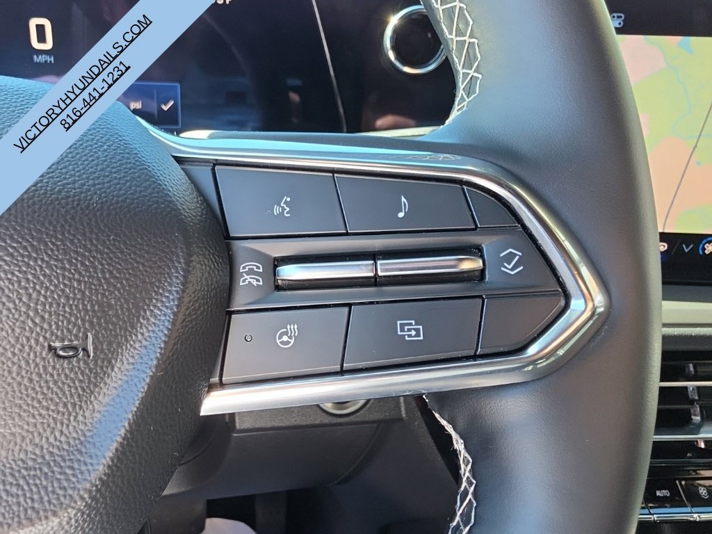 Used 2025 Chevrolet Traverse LT AWD/4WD image 25