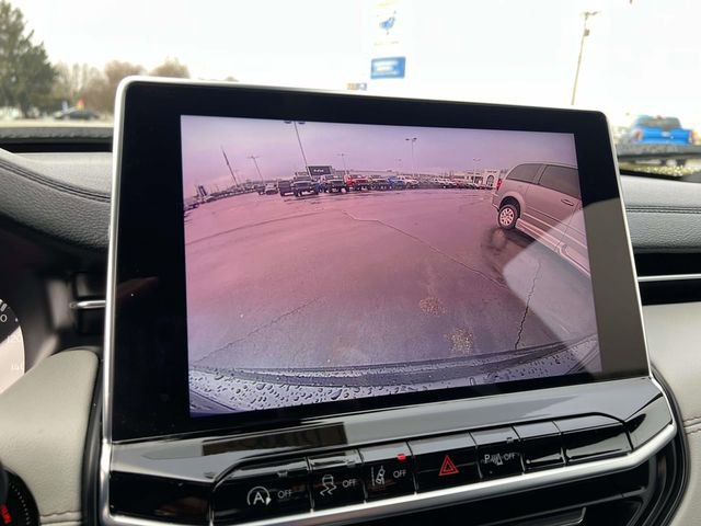 Certified 2025 Jeep Compass Limited image 19