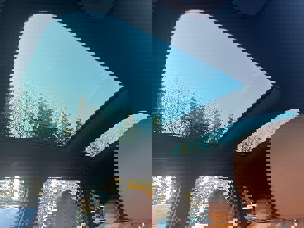 Used 2022 Mercedes-Benz GLC 300 4MATIC image 17