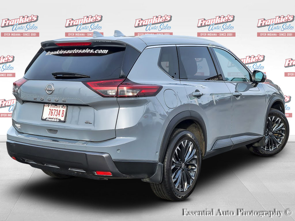 Used 2025 Nissan Rogue SL w/ Tech Package image 6