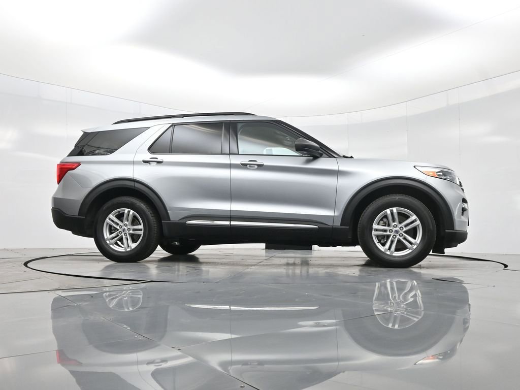 Used 2024 Ford Explorer XLT w/ Equipment Group 202A image 48