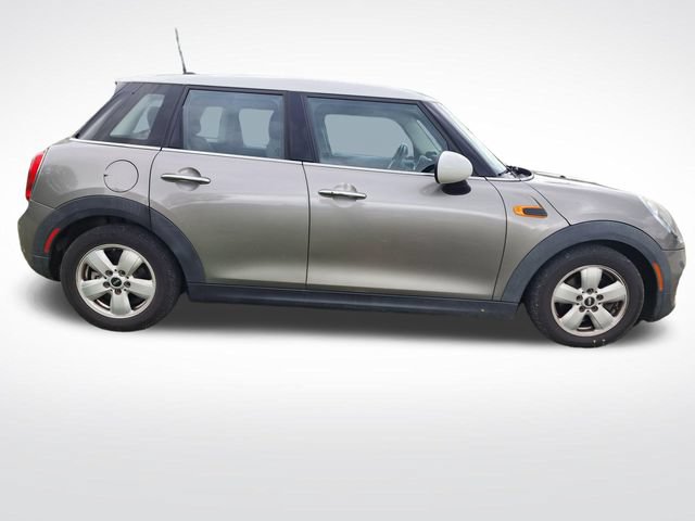 Used 2017 MINI Cooper 4-Door Hardtop FWD image 6