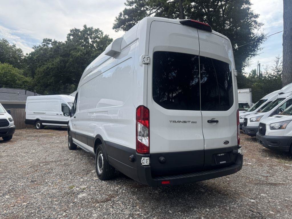 Used 2018 Ford Transit 250 148 High Roof Extended RWD image 4