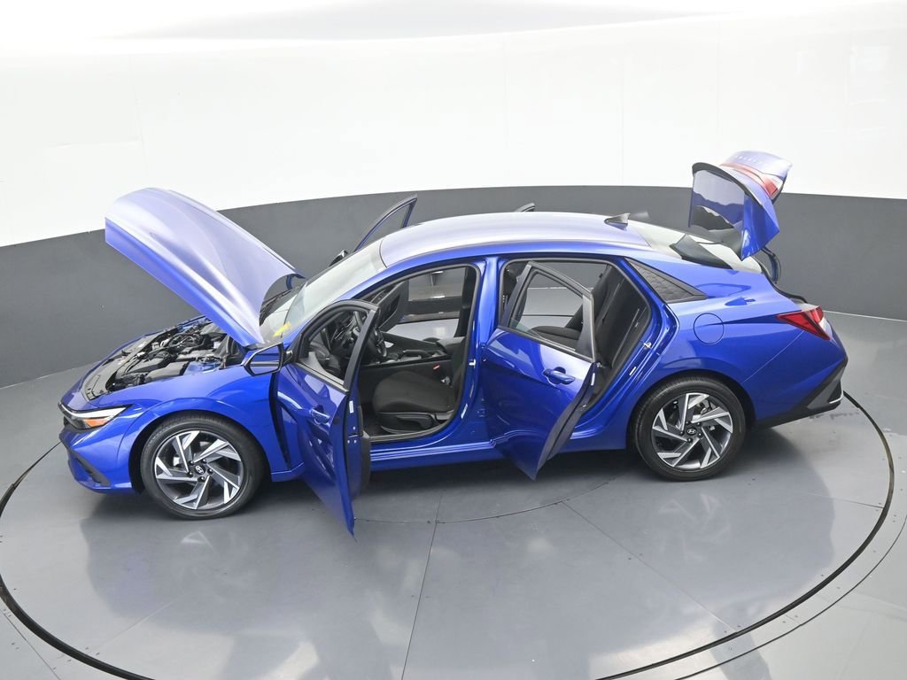 Used 2025 Hyundai Elantra Sport image 57