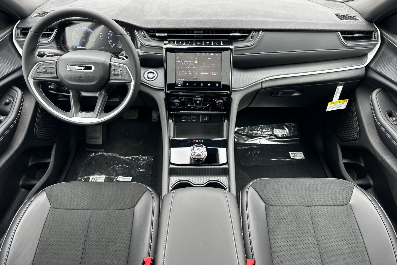 New 2025 Jeep Grand Cherokee L Altitude image 12