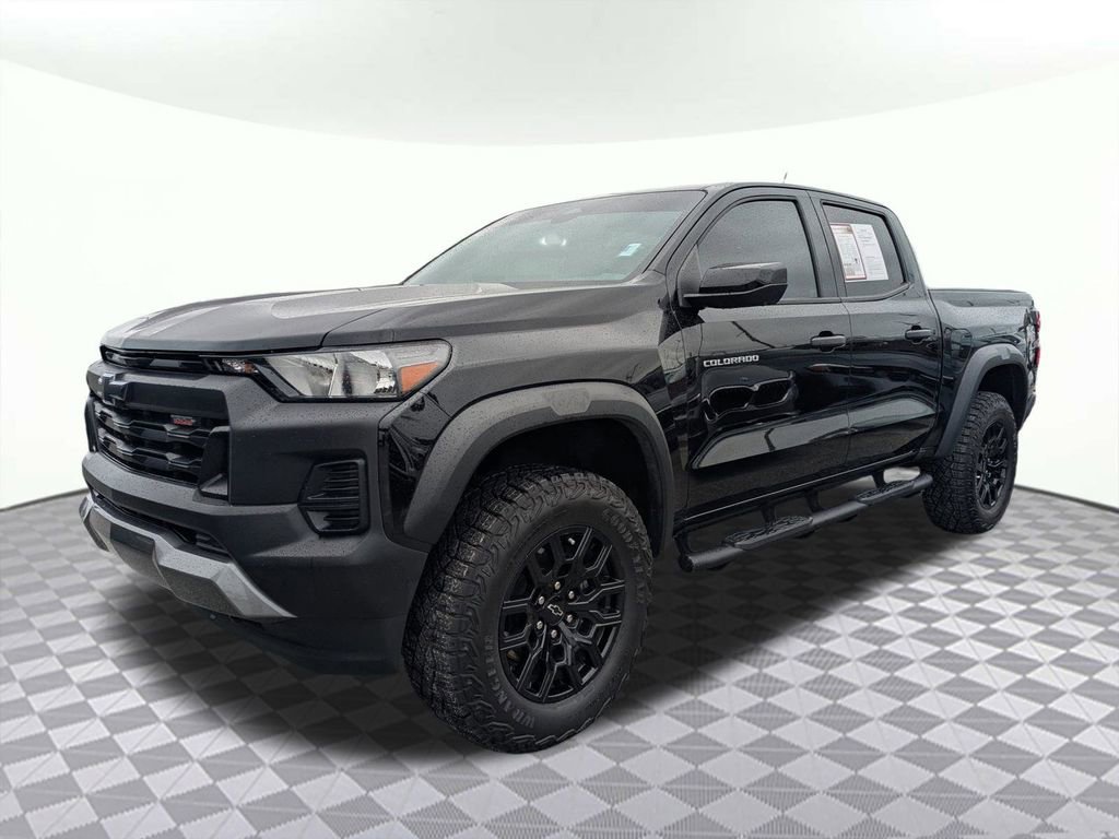 Used 2024 Chevrolet Colorado Trail Boss w/ Technology Package image 6