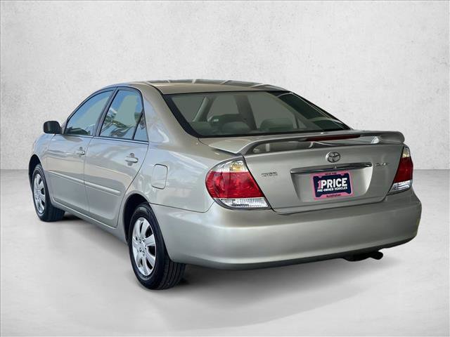 Used 2005 Toyota Camry LE FWD video 3