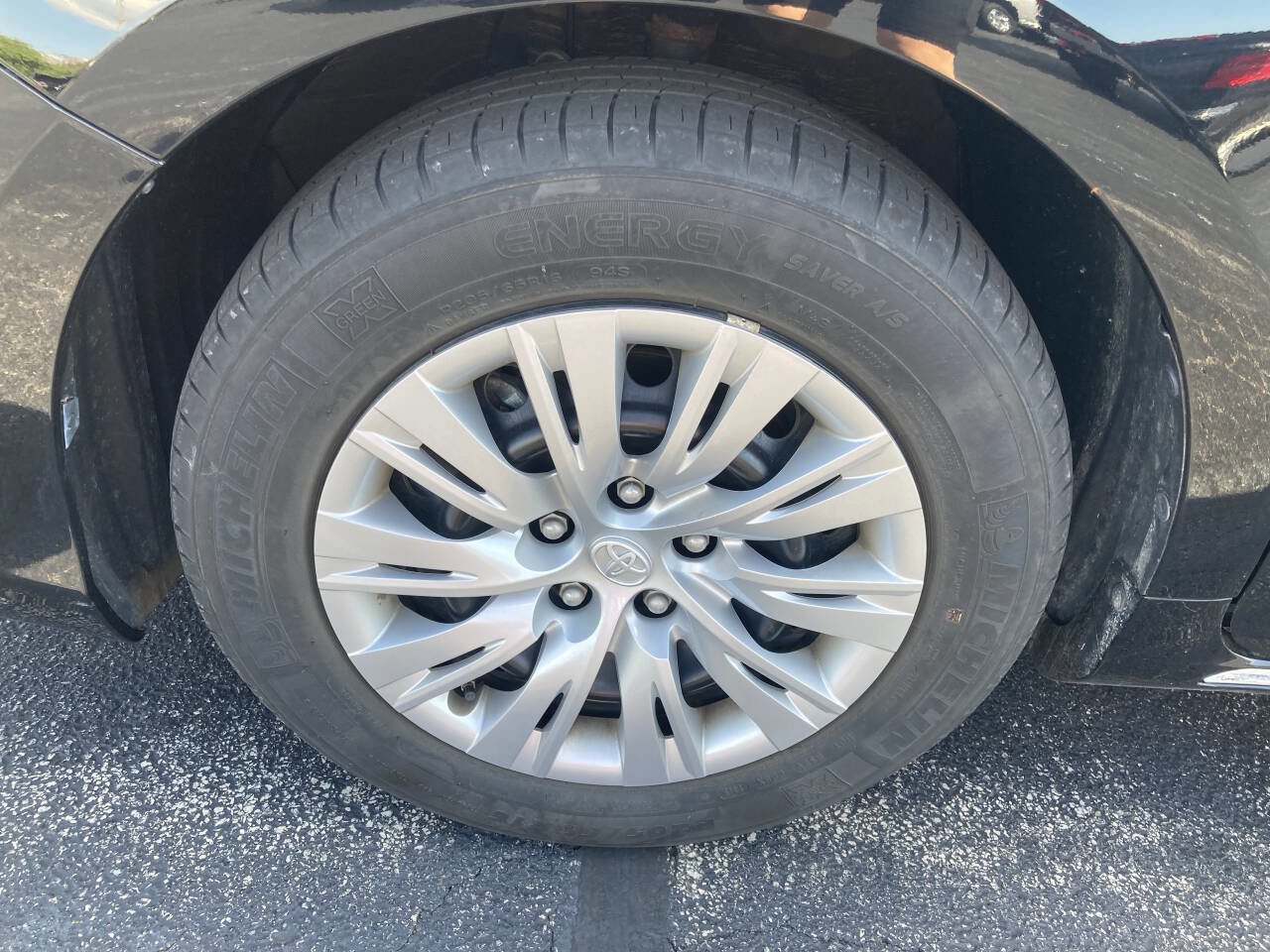 Used 2013 Toyota Camry LE image 28