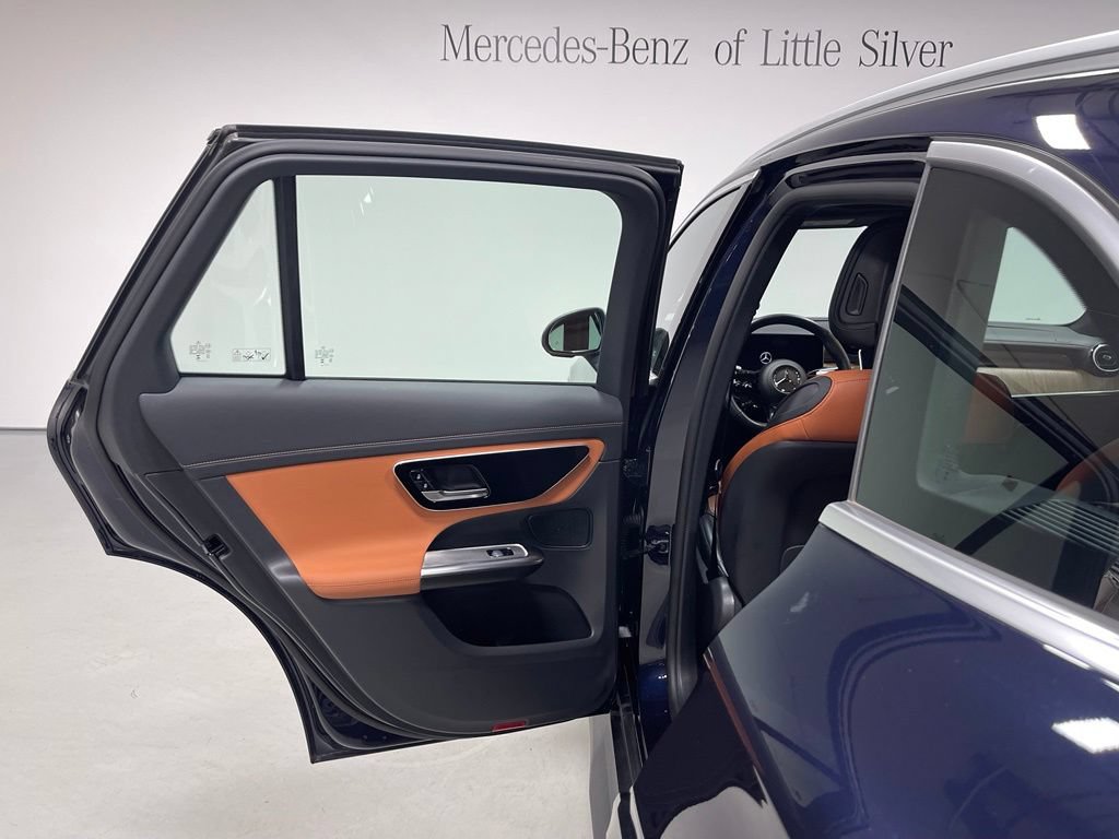 Used 2024 Mercedes-Benz GLC 43 AMG 4MATIC image 23