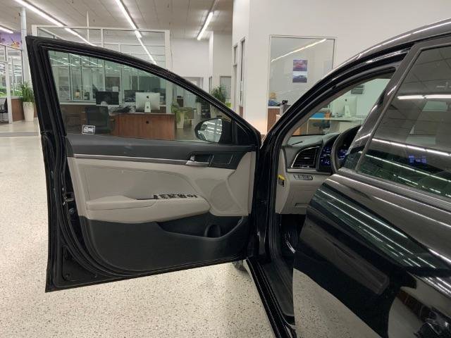 Used 2018 Hyundai Elantra SE FWD image 26