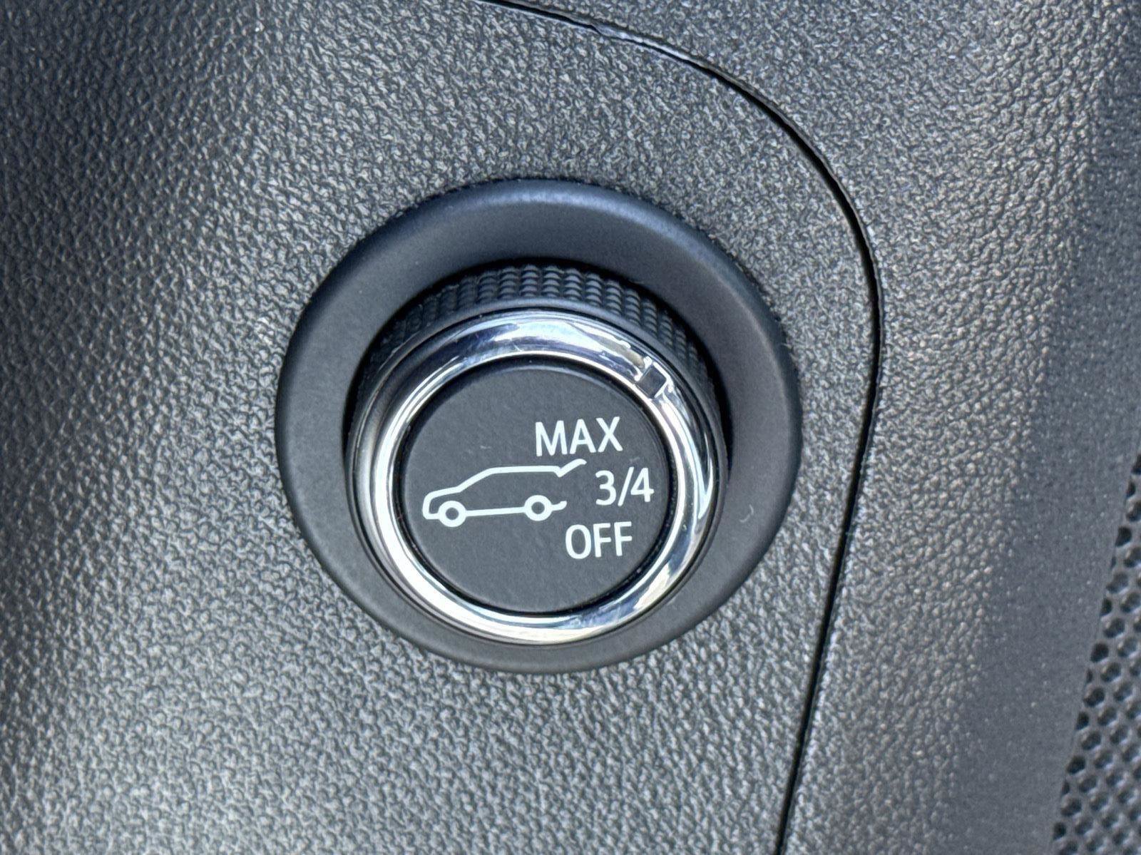 Used 2023 GMC Acadia Denali w/ Denali Technology Package image 18