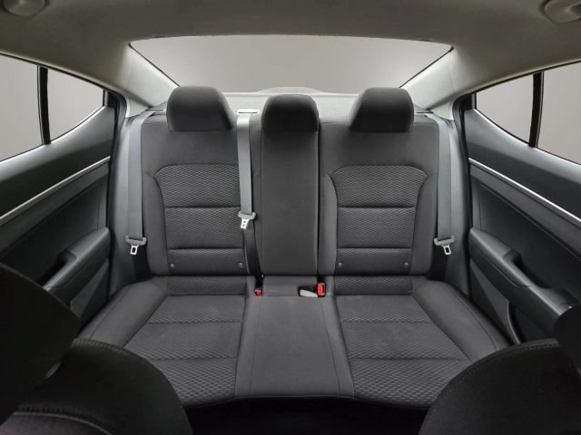 Used 2020 Hyundai Elantra SE w/ Cargo Package (C1) FWD image 17