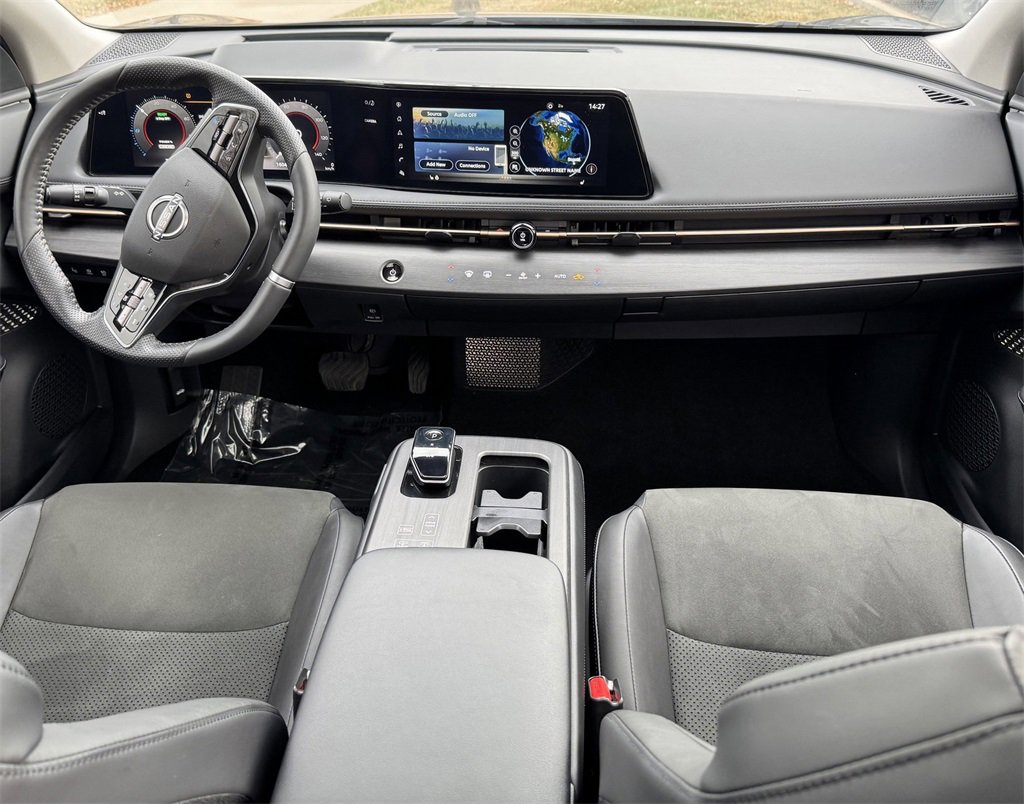 Used 2023 Nissan Ariya AWD image 28