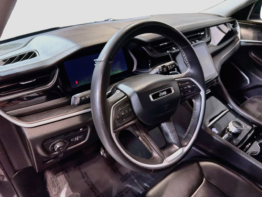 Used 2023 Jeep Grand Cherokee 4WD 4xe image 11