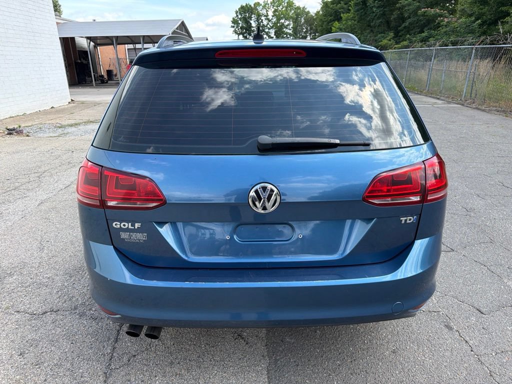 Used 2015 Volkswagen Golf TDI SE FWD image 3