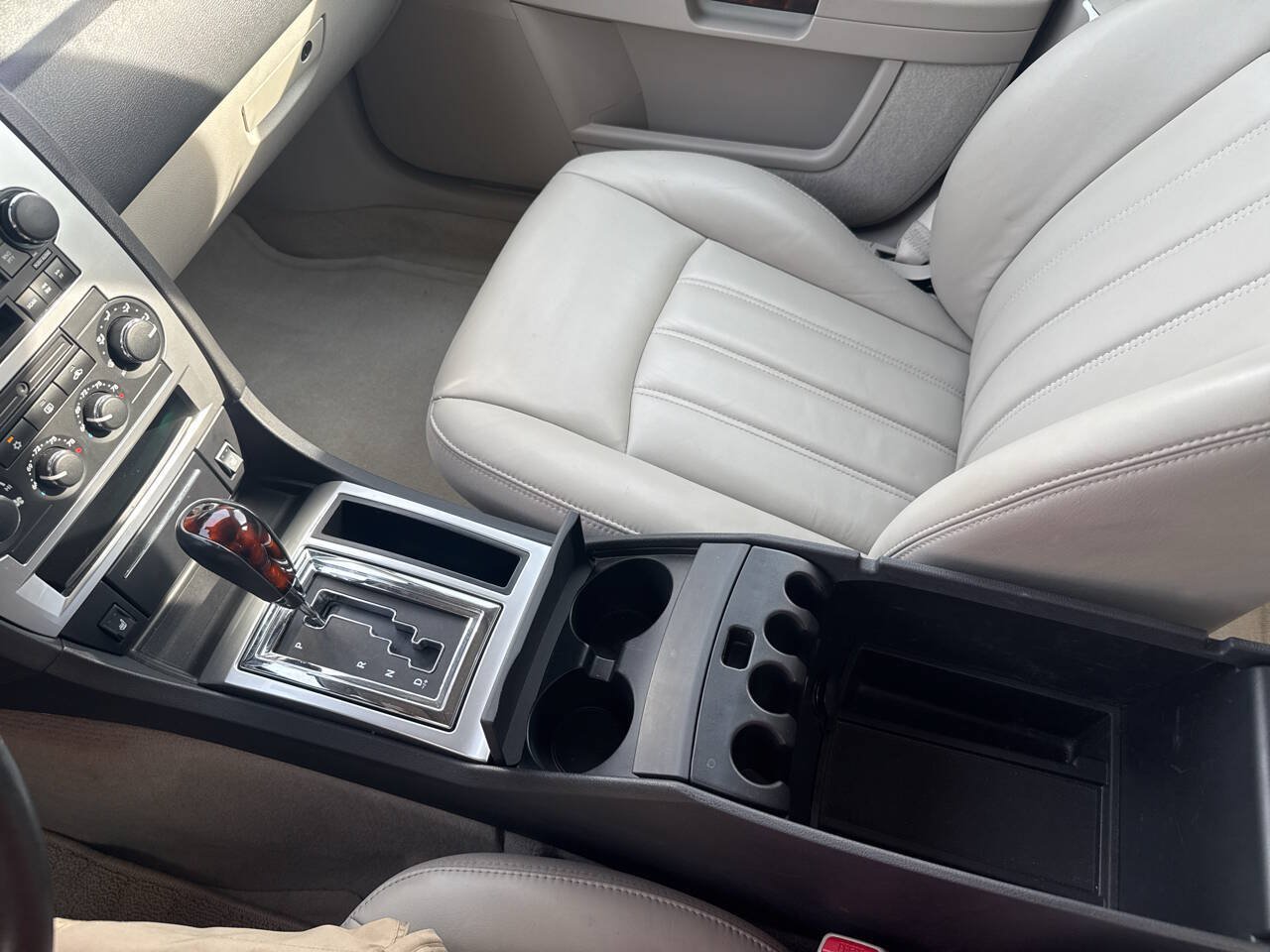 Used 2005 Chrysler 300 C w/ Sound Group II RWD image 35