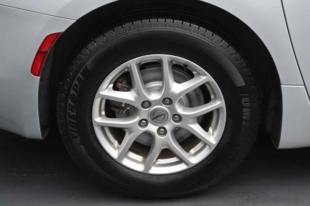 Used 2022 Chrysler Voyager LX FWD image 32