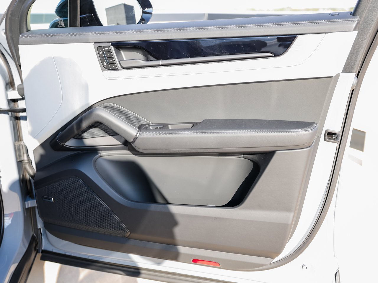 New 2026 Porsche Cayenne E-Hybrid Coupe image 26