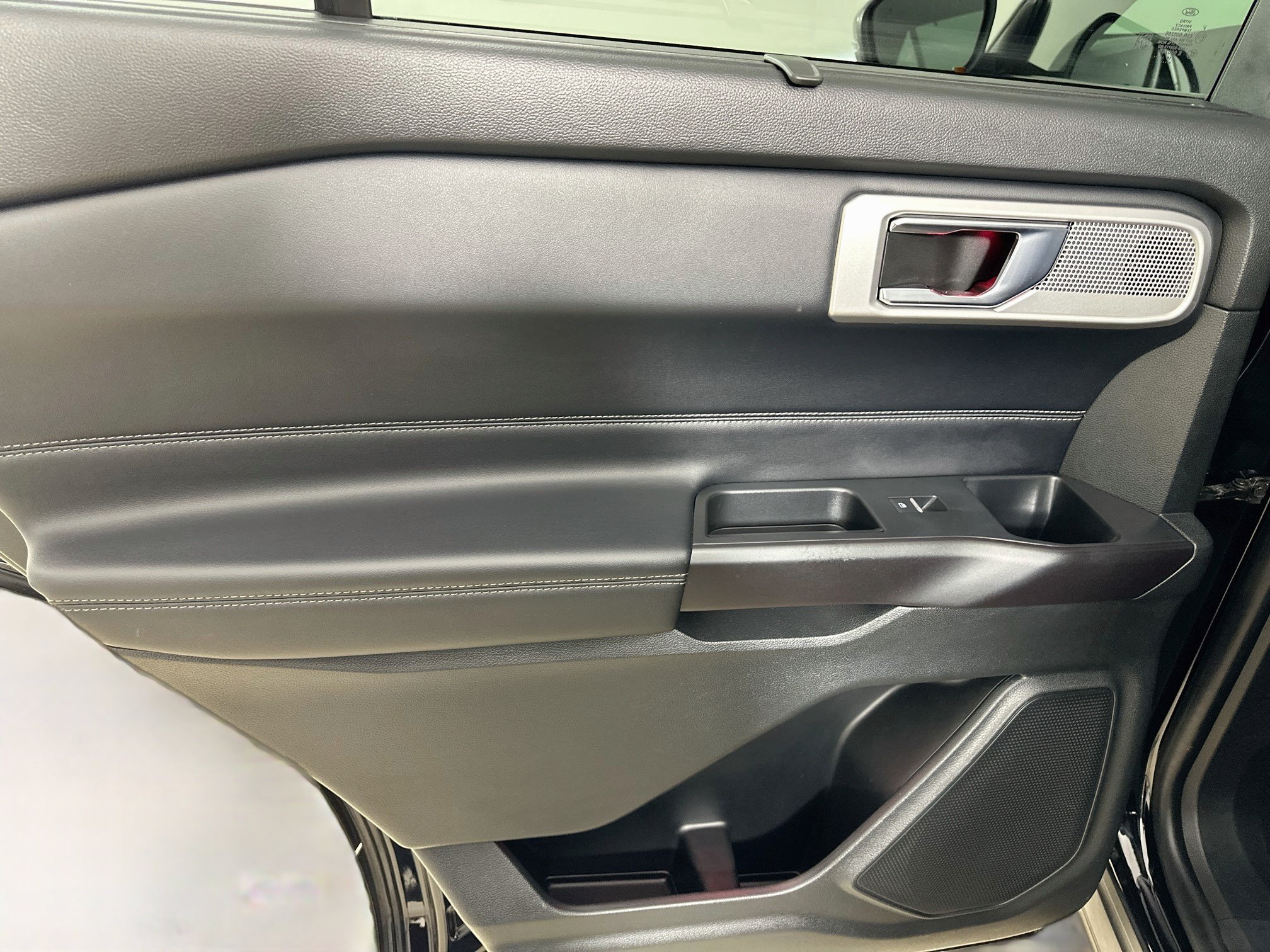 Used 2020 Ford Explorer Limited AWD/4WD image 33