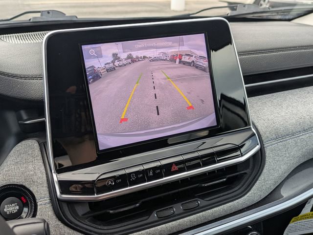 Used 2022 Jeep Compass Latitude image 25