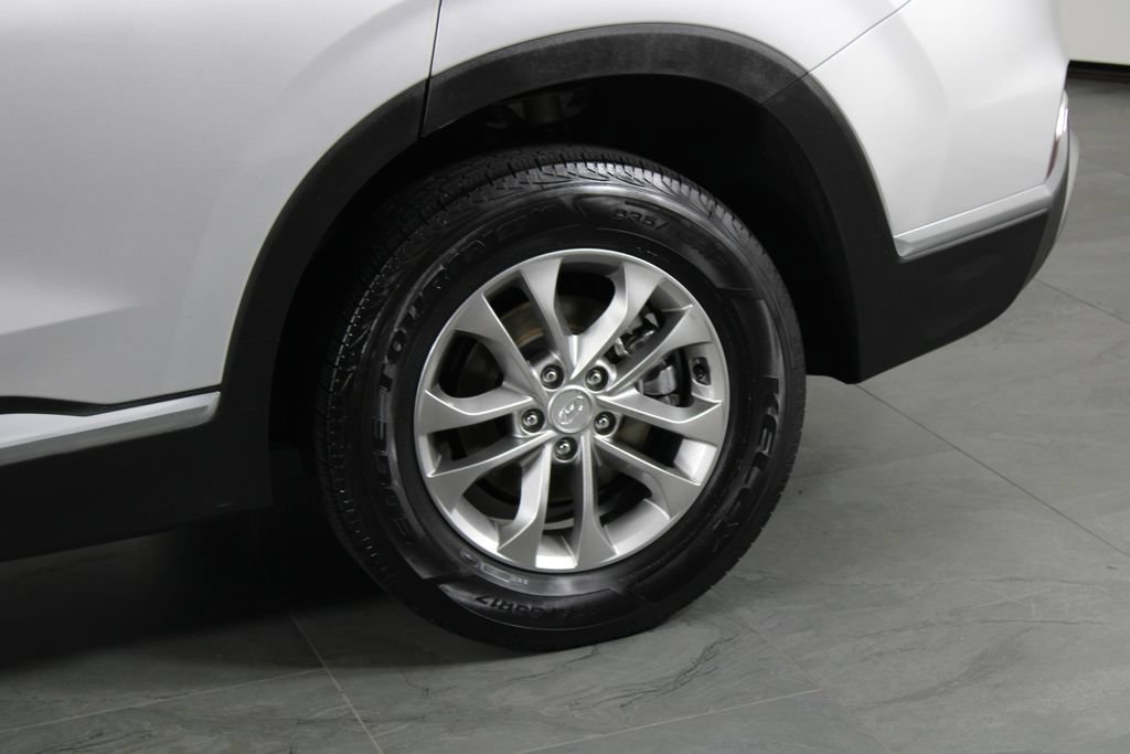 Used 2019 Hyundai Santa Fe SEL FWD image 13