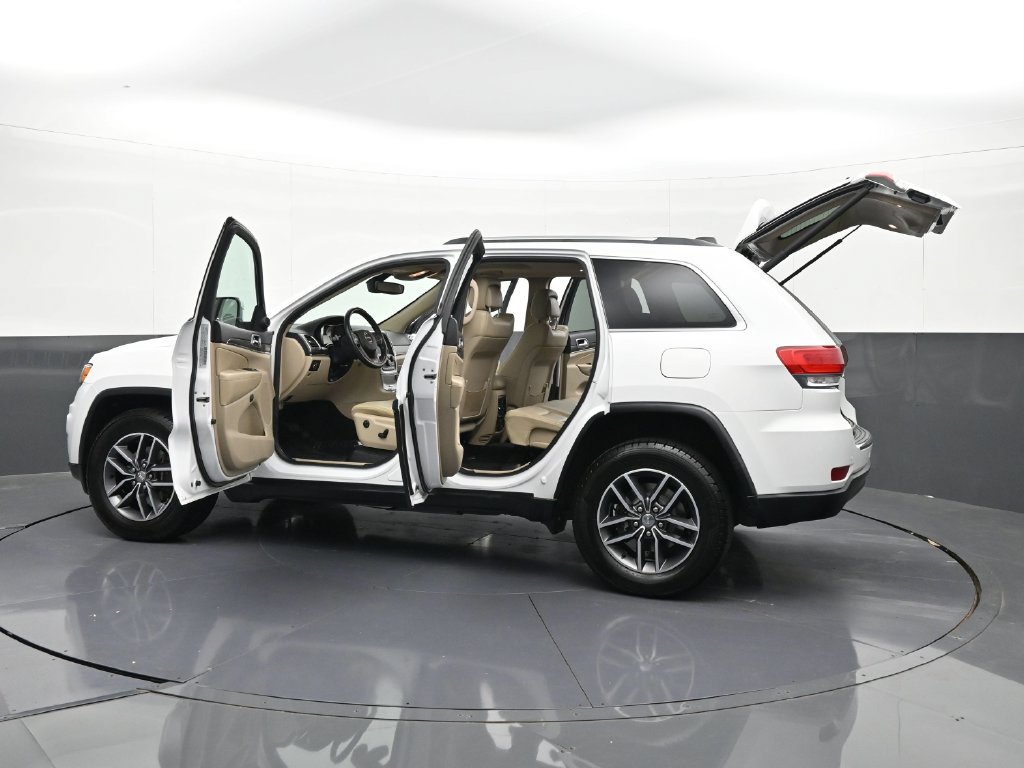 Used 2018 Jeep Grand Cherokee Limited AWD/4WD image 42