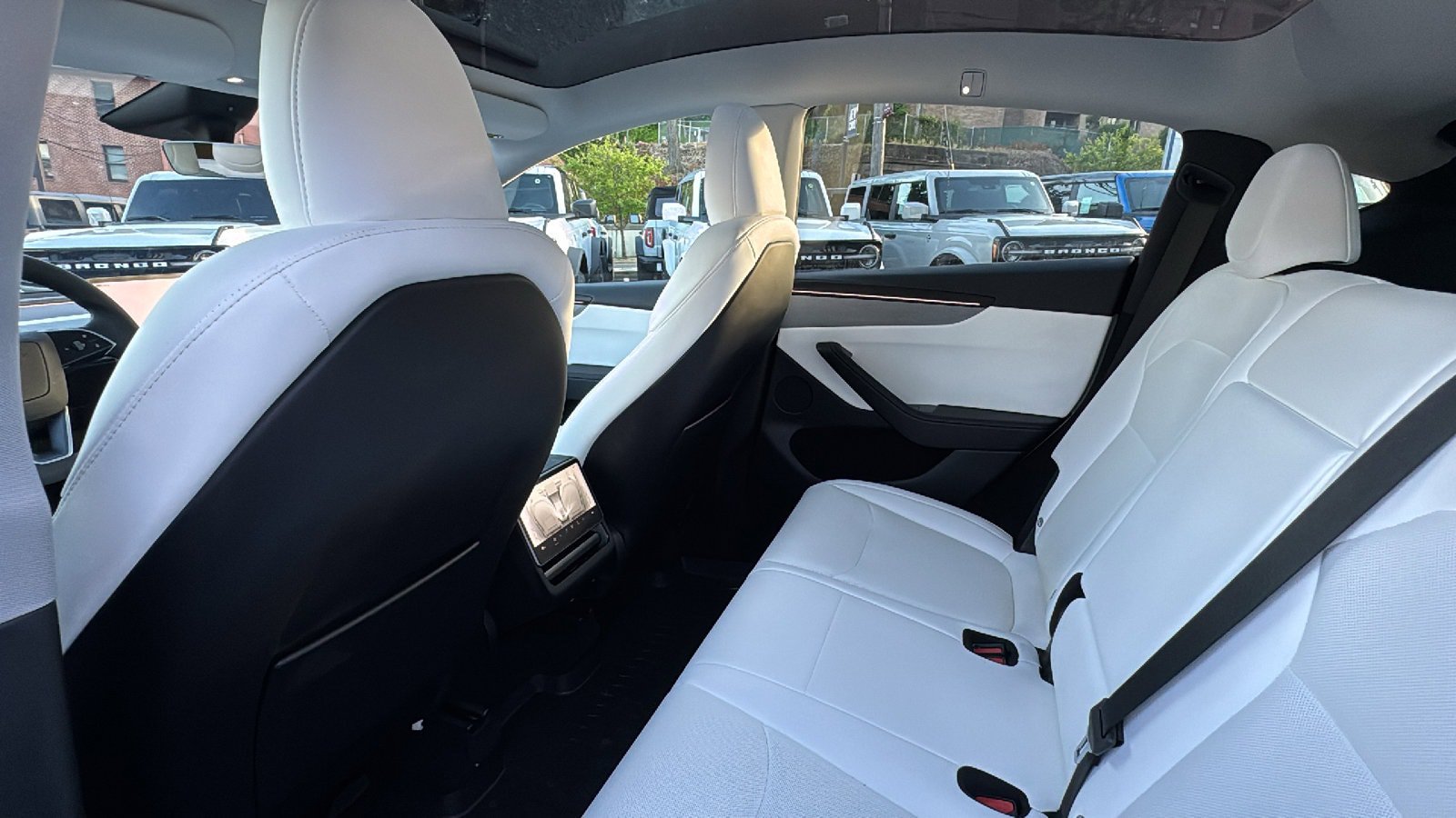 Used 2026 Tesla Model Y 2WD image 29