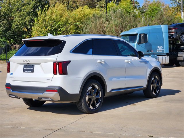 Certified 2025 Kia Sorento EX image 7