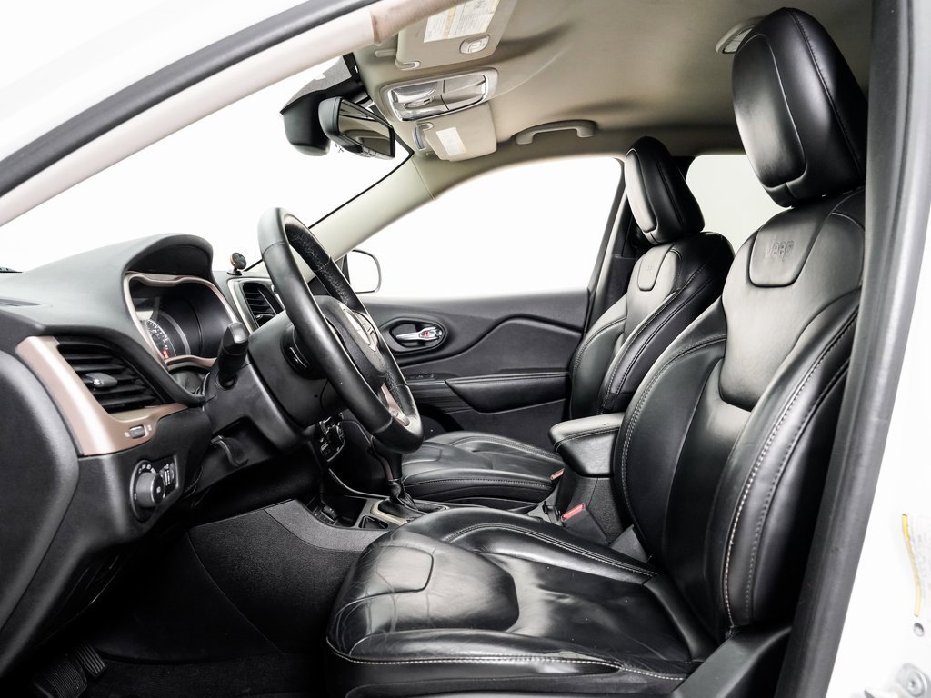 Used 2017 Jeep Cherokee Limited image 6