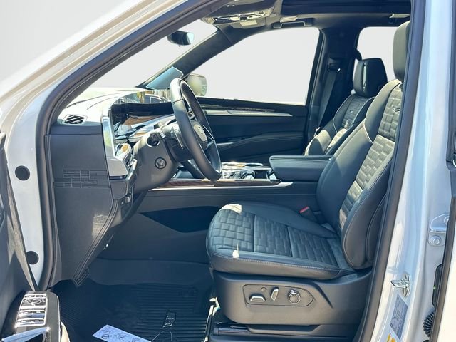 Used 2026 Cadillac Escalade ESV Platinum Luxury w/ LPO, Floor Liner Package AWD/4WD image 16