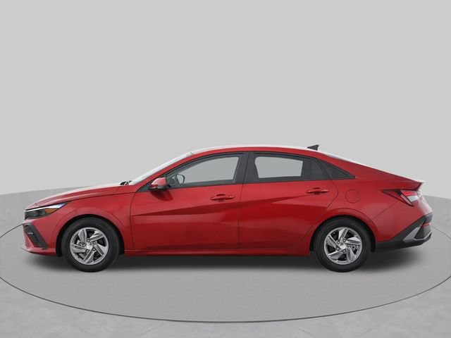 Used 2024 Hyundai Elantra SE FWD image 7