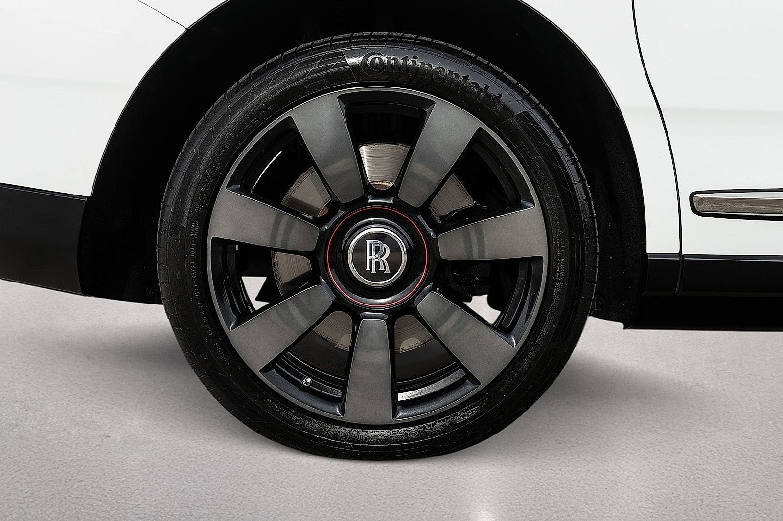 Used 2022 Rolls-Royce Cullinan AWD/4WD image 6